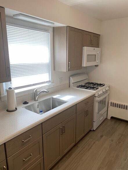 Building Photo - 30 N Coolidge Ave