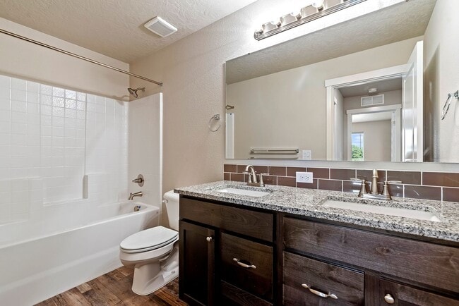 Building Photo - Can't miss Luxury New Townhome in West Bench!