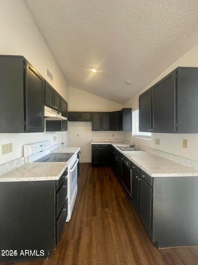 Building Photo - 10614 N 72nd Ave
