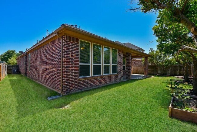Building Photo - 6615 Rising Hills Ln