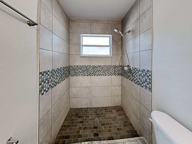 Building Photo - 14843 Astrolyn St