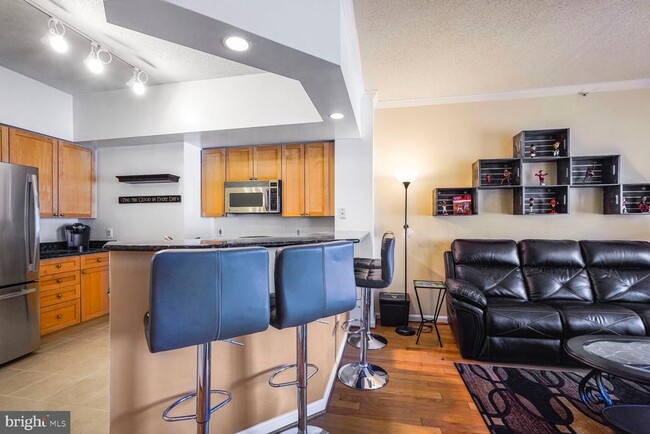 Building Photo - 3101 N Hampton Dr