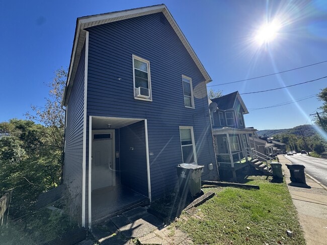 Primary Photo - 356 Stewart St