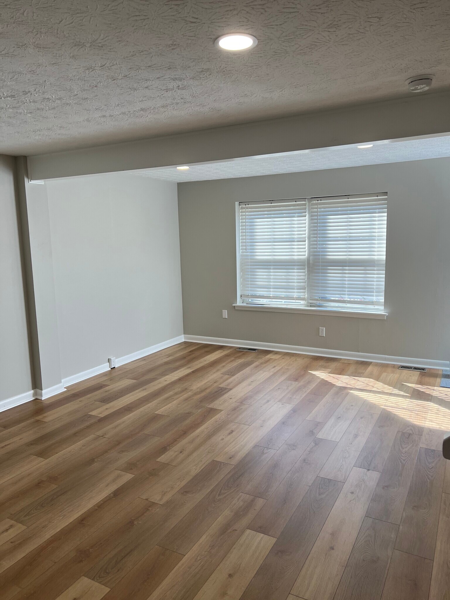 Building Photo - 2002 Lynn Gay Cir