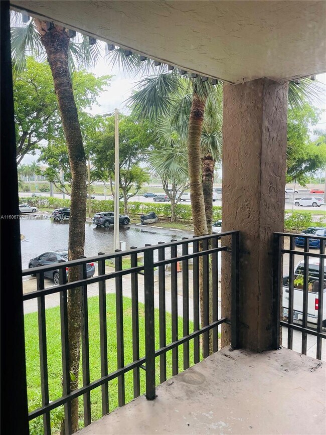 Building Photo - 3601 SW 117th Ave
