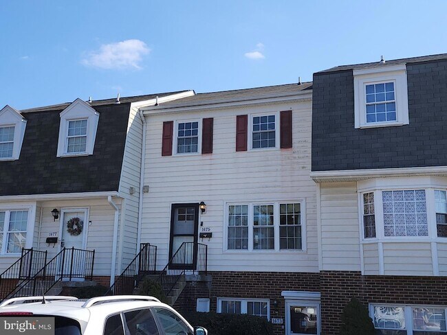 Building Photo - 1675 Ridgely Ct
