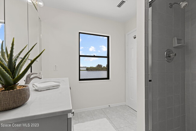 Building Photo - 271 Forecast Ln