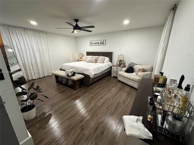 Building Photo - 5478 NW 45th Way