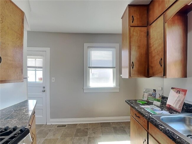 Building Photo - 3820 Jackson St NE