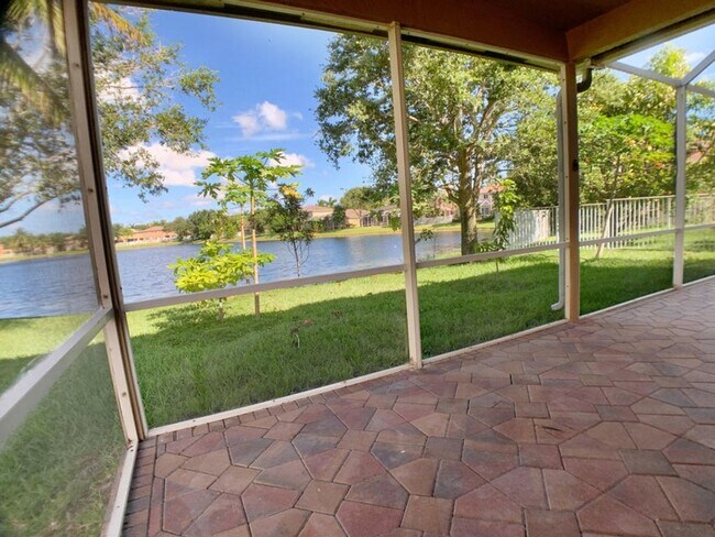 Building Photo - 5152 Woodfield Way