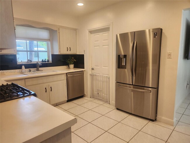 Building Photo - 1229 Jefferson St