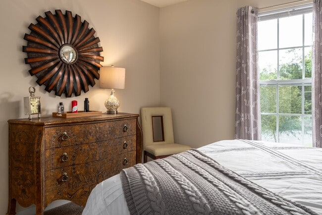 Building Photo - Available Now 2 Bedroom 2 Bath $1,299/mo - $0-Deposit