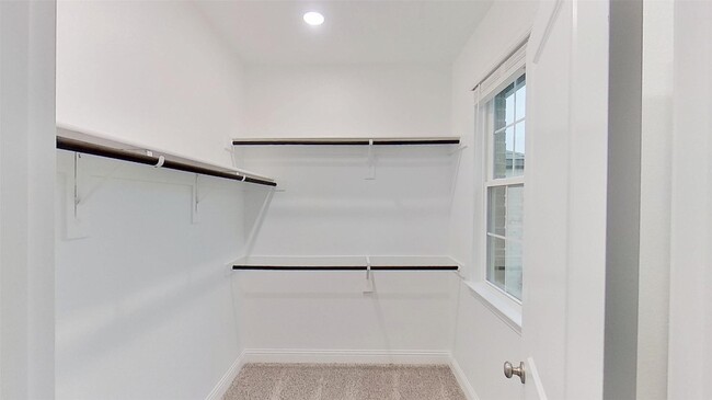 Building Photo - 415 Magellan Rd