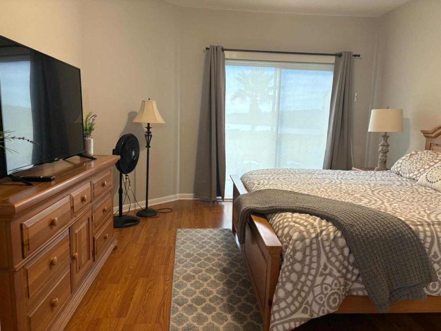 Building Photo - 3806 Spinnaker Dr