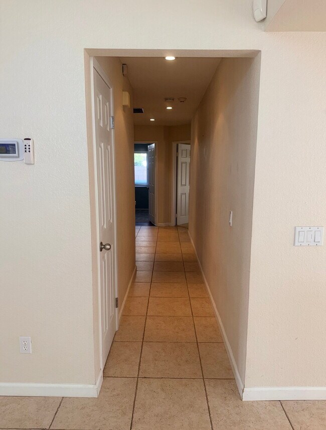 Building Photo - 3-Bedroom Home, Large Rear Yard! La Quinta, Long-term (1 Year) Rental