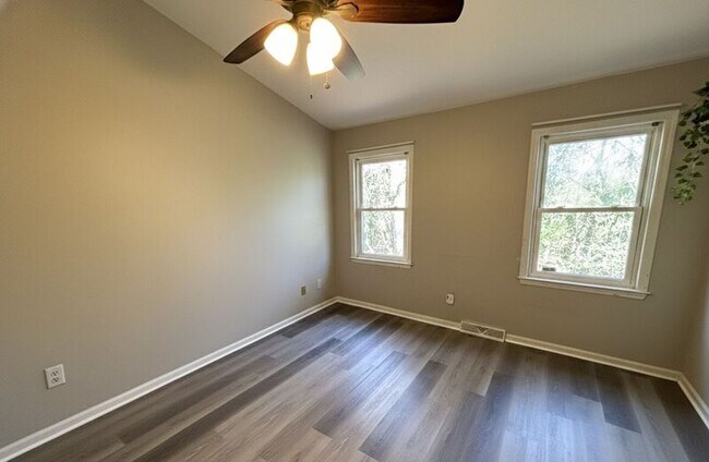 Building Photo - 2404 Quail Hollow Ct