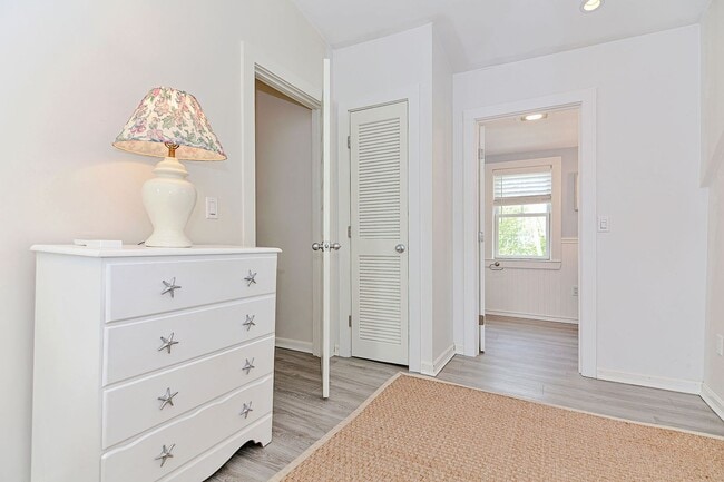 Building Photo - WINTER RENTAL: Changes In Latitude (Dogs Welcome!)