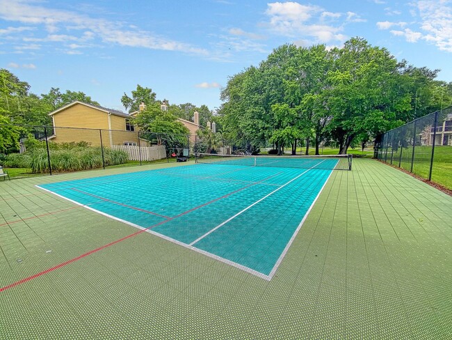 Building Photo - Charming 2BR/2BA Condo with Water Views in Sought-After Montclair – Mount Pleasant, SC