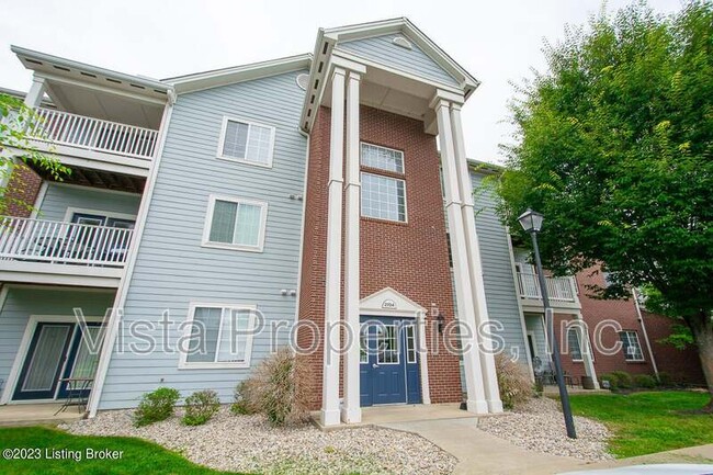 Building Photo - 2704 Bradford Commons Dr