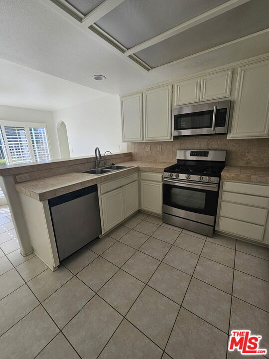 Building Photo - 25232 Carson Way