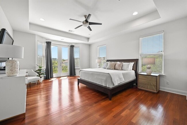 Building Photo - 405 Barrett Ln