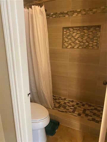 Building Photo - 2213 Woodcreek St