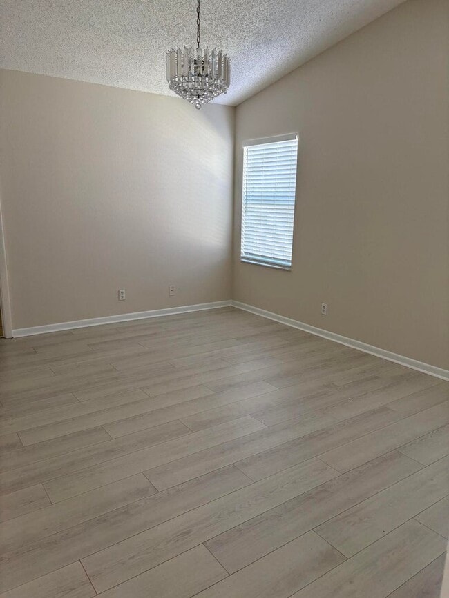 Building Photo - 10749 Cypress Lake Terrace