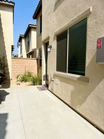 Building Photo - 16660 Rose Petal Way