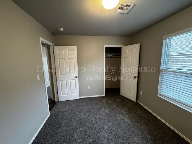 Building Photo - 9904 Jackrabbit Rd