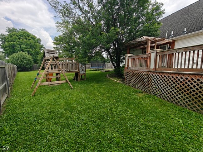 Building Photo - 802 Fern Dr