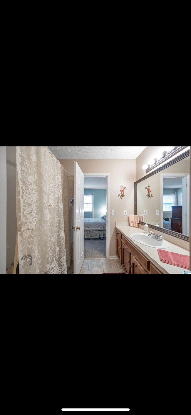 Building Photo - 3409 Wildewood Dr