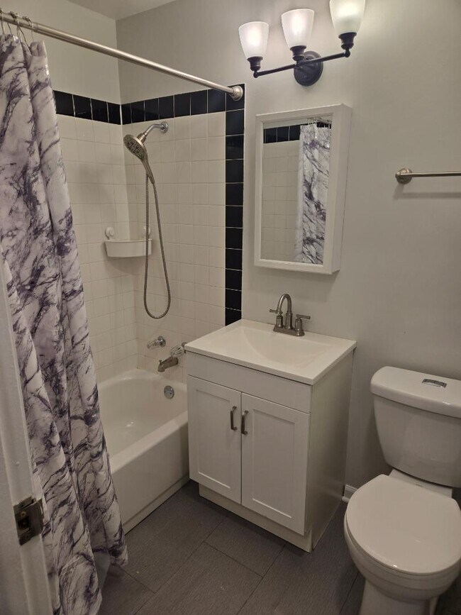 Building Photo - 639 Trace Dr