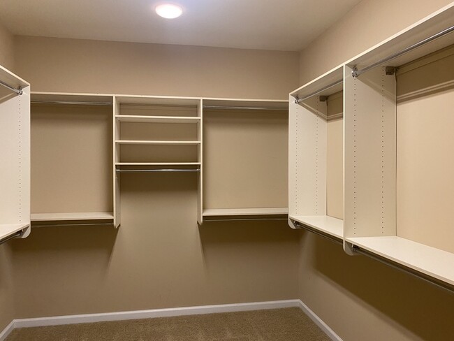 Building Photo - 409 Halyard Ln