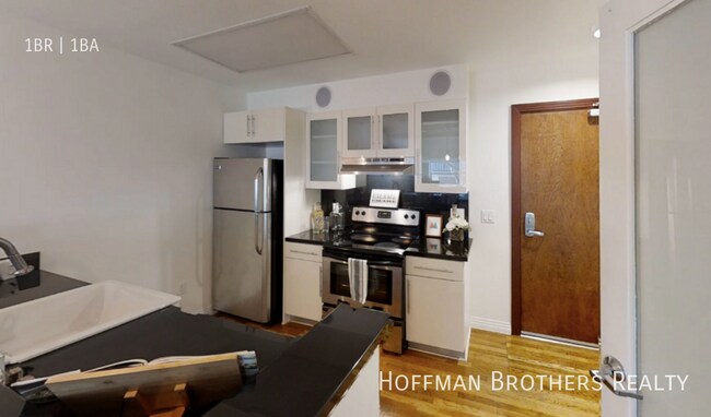 Building Photo - 905 S. Broadway-614A