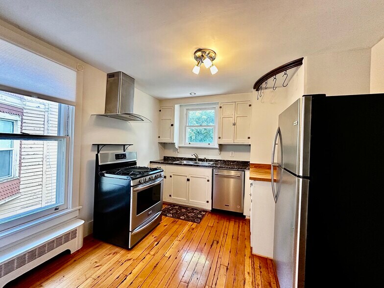 Building Photo - 510 Lafayette Ave