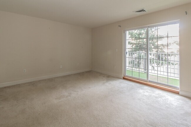 Building Photo - 318 Rindge Ave