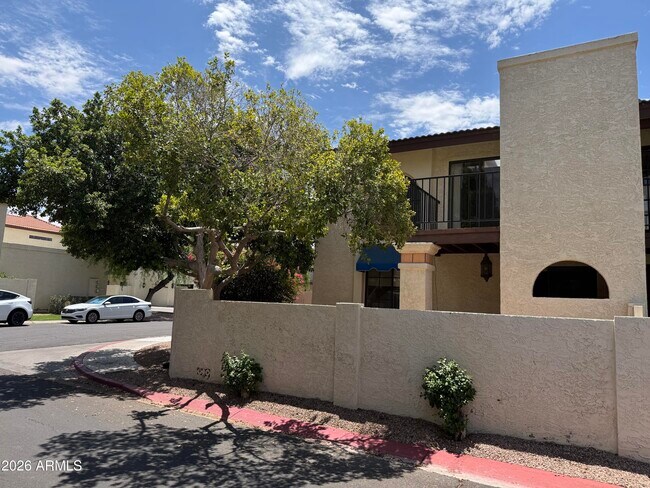 Building Photo - 8844 S 51st St
