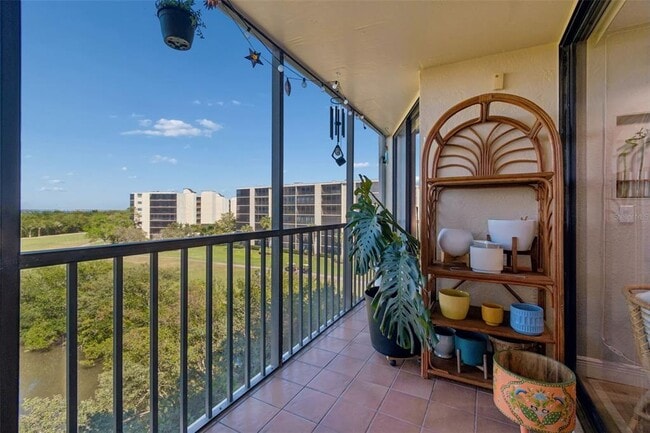 Building Photo - 900 Cove Cay Dr