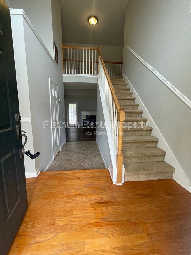 Building Photo - 475 Ellesmere Way