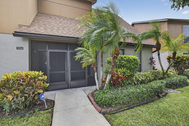 Building Photo - 323 Sandtree Dr