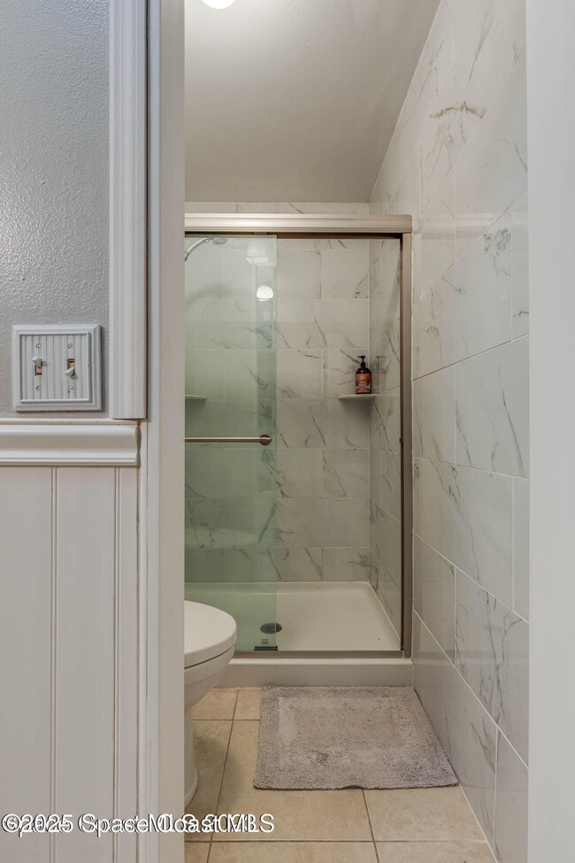 Building Photo - 2001 Sierra St