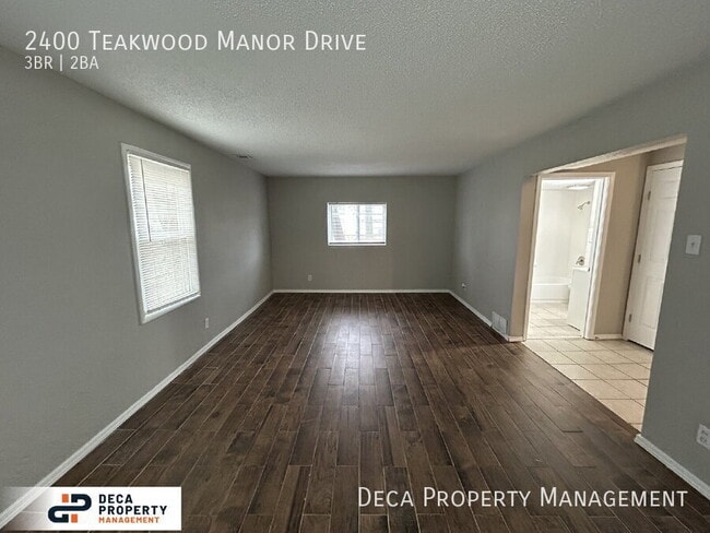 Building Photo - 2400 Teakwood Manor Dr