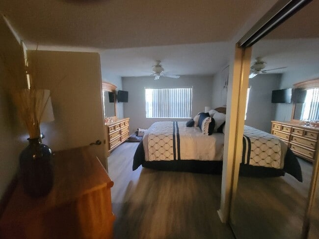 Building Photo - Lovely bottom floor UN-furnished condo Por...