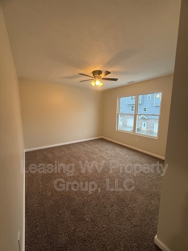 Building Photo - 166 Christian Ct