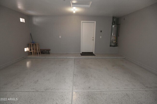 Building Photo - 11217 W Edgemont Ave