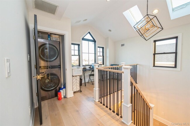 Building Photo - 400 Shore Rd