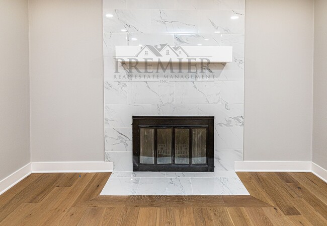 Building Photo - 7509 Lamar Ave