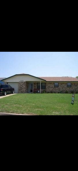 Primary Photo - 112 SE Tattershall Way