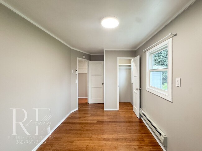 Building Photo - Charming Bremerton Rambler with Classic Warmth and Modern Comforts