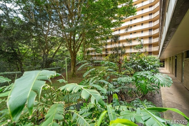 Building Photo - 2 Bed 1 Bath in Waikalani Woodlands